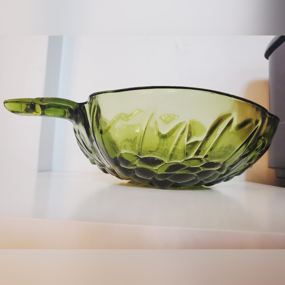 Vintage Indiana Glass Grape Shaped Serving Bowl - Picture 2 of 9